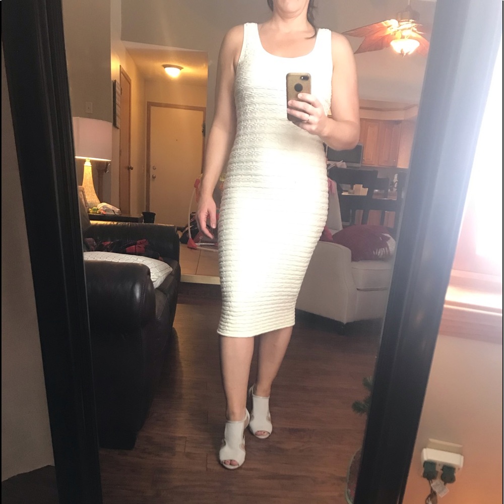 Crinkle tank dress - the miracle dress. Cream